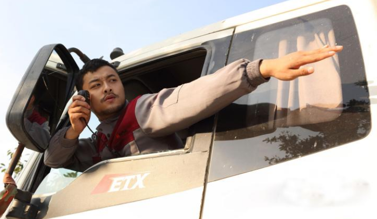 車載對講機(jī)使用地網(wǎng)天線可以降低駐波嗎？