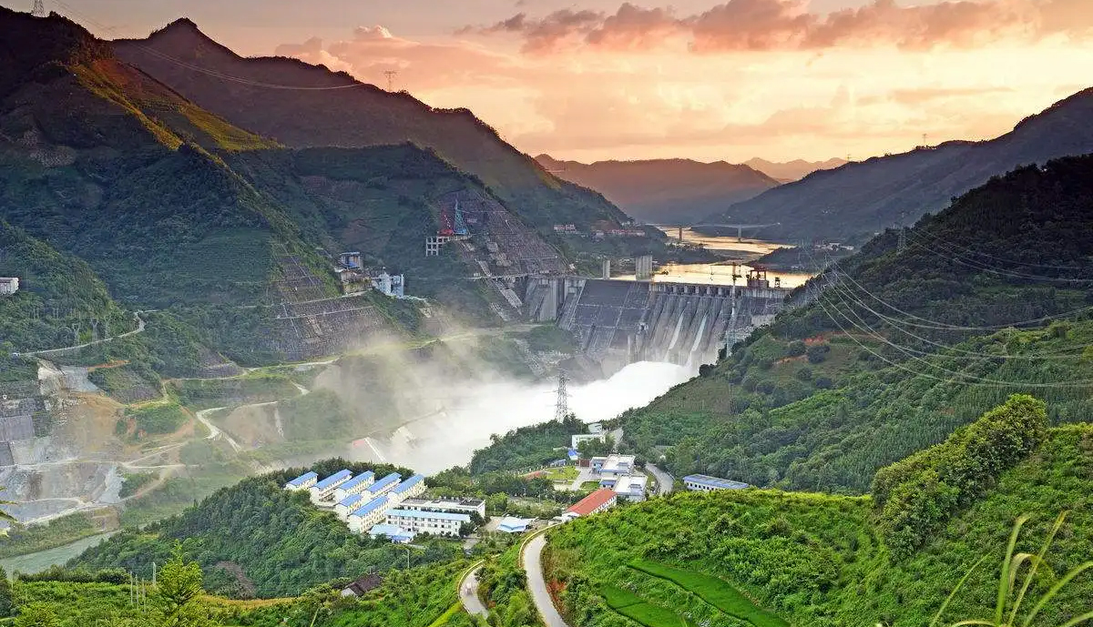 北峰為龍灘灣水電站構(gòu)建IP互聯(lián)數(shù)字無(wú)線通信系統(tǒng)